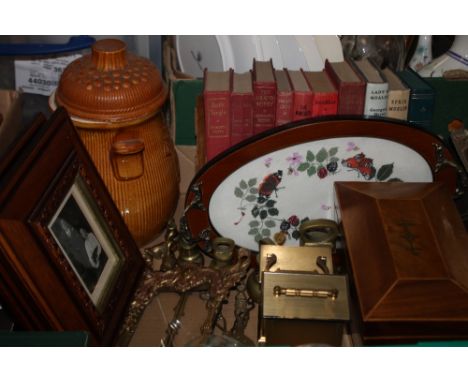 A TRAY OF SUNDRIES TO INCLUDE A TEA CADDY, CARRIAGE CLOCK ETC.