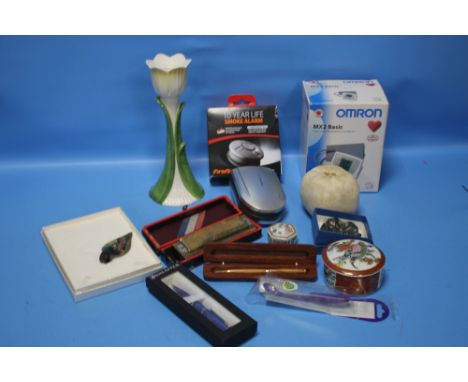 COLLECTABLES TO INCLUDE A HARMONICA, PENS, ORIENTAL STYLE LIDDED POT WITH NO MARKS, ETC.