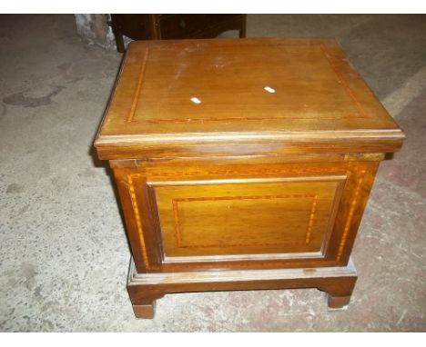 AN EDWARDIAN COMMODE