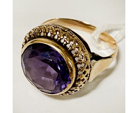 9CT GOLD AMETHYST RING - APPROX 4.6G - SIZE P