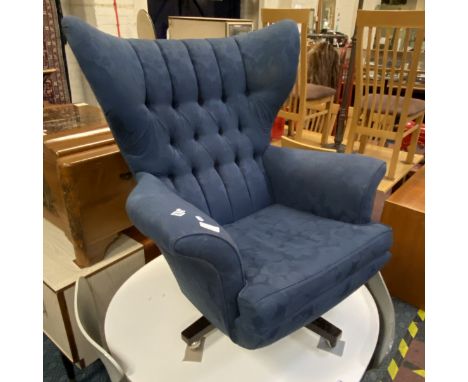 1960'S RETRO SWIVEL BUTTON BACK CHAIR