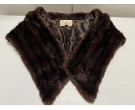 A vintage fur shoulder cape 