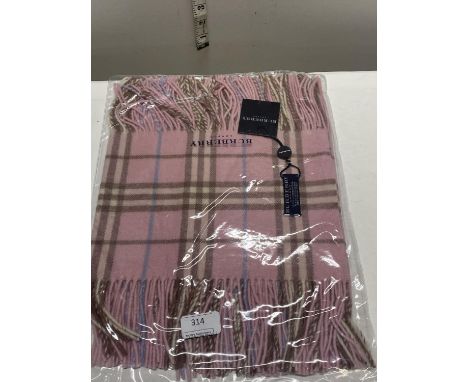 A new with tags Burberry 100% lambs wool pink long scarf with double tassels 150 x 37cm 