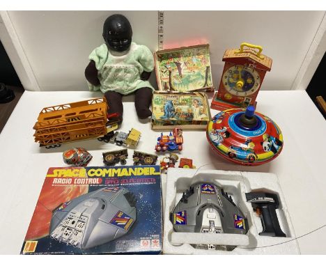 A job lot of assorted vintage toys and games etc, shipping unavailable