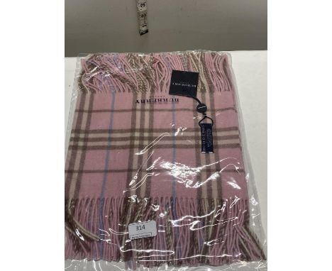 A new with tags Burberry 100% lambs wool pink long scarf with double tassels 150 x 37cm 
