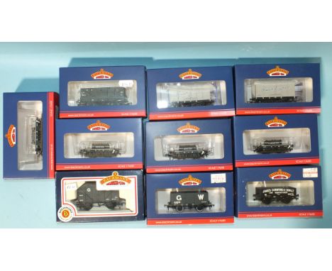 Bachmann, OO gauge, ten boxed wagons, including two Axminster Carpets, one James Durnford &amp; Son, remainder GWR. (10). 