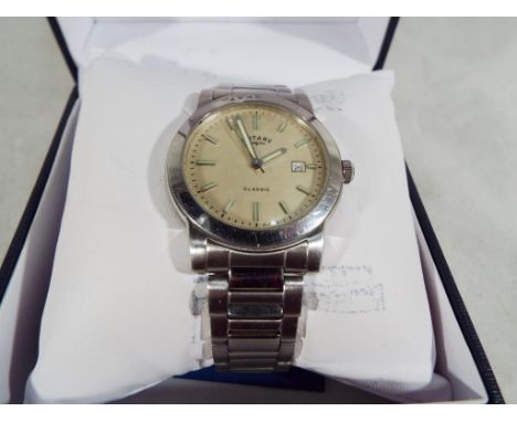 A gentleman's Rotary Classic watch No. 12814 with related ephemera, boxed. Estimate £20 - £40