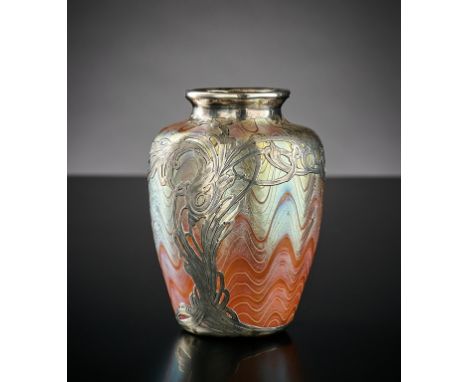 Balustervase mit Phänomendekor. Altrosa unterfangen, geäderter Silbergelbdekor. Galvanische Silberauflage. Loetz, Klostermühl