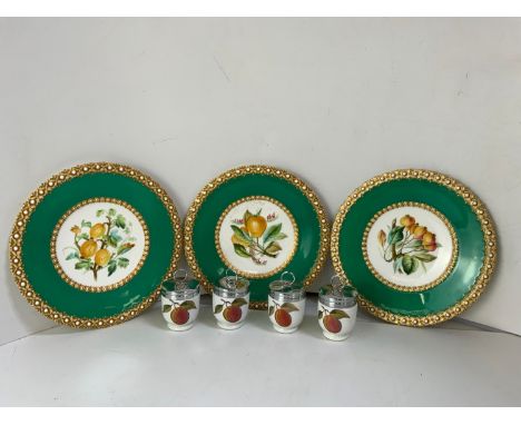 3x Early Worcester Plates and 4x Egg Coddlers 