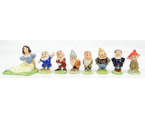 WADE; a set of Snow White and the Seven Dwarfs figures (8).Additional InformationSome light wear to applied detail but otherw