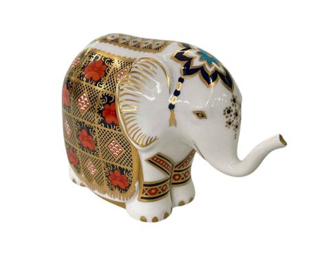 Royal Crown Derby Imari elephant paperweight, gold stopper, 10cm.