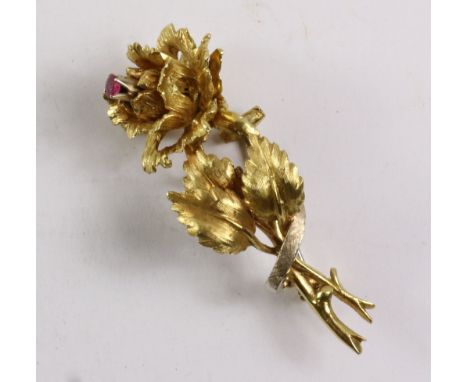 Gold rose bud brooch set with a ruby stamped 18k approx 10.9gm Condition Report Click here for further images, condition, auc
