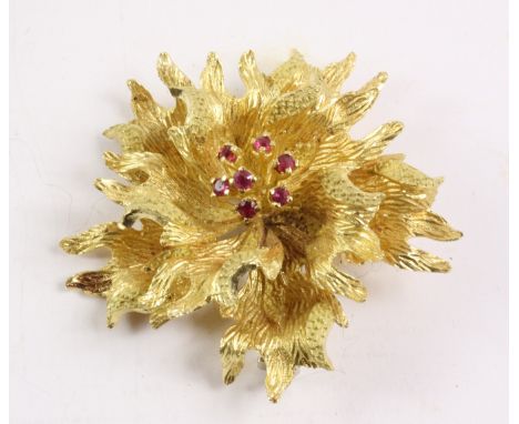 Gold petal brooch with ruby flowerhead stamped 750 approx 19gm Condition Report Click here for further images, condition, auc
