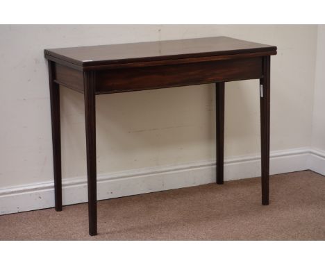 George III mahogany foldover top card/tea table, W91cm, H73cm, D45cm Condition Report Click here for further images, conditio