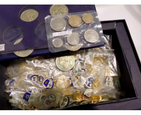 Case containing mixed notes, coins and badges. UK P&amp;P Group 1 (£16+VAT for the first lot and £2+VAT for subsequent lots)
