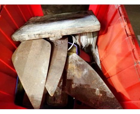 Mixed tools and trowels. Not available for in-house P&amp;P 