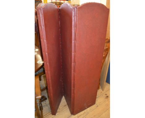 A trunk and three screens
