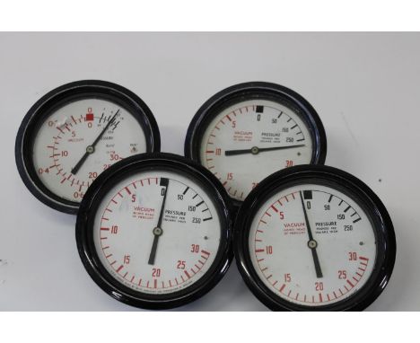 Four vintage Vacuum / pressure gauges 