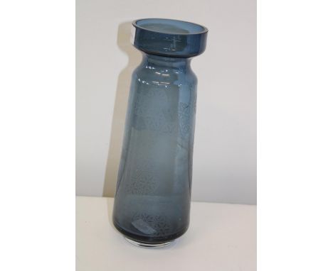 A vintage blue glass &amp; etched Dartington glass vase. 30cm tall 