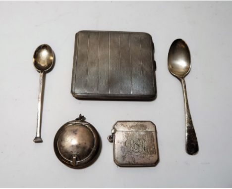 Silver cigarette case, silver vesta case, miniature silver compact and two spoons, 6.5oz 