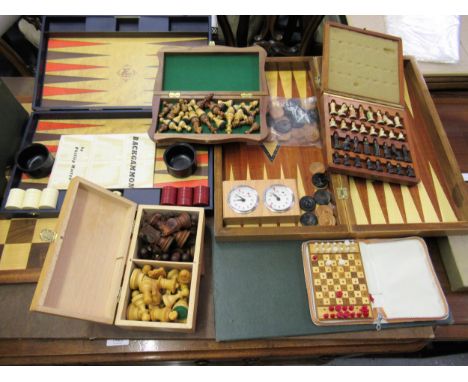 Quantity of various modern chess sets, a backgammon set and a draughts set 