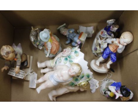 A SELECTION OF 20TH CENTURY STAFFORDSHIRE PORCELAIN FIGURE GROUPS depicting children or cherubs and a Goebel Hummel figurine 