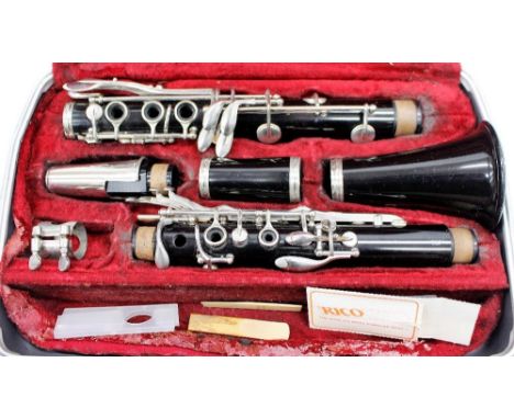 A SELMER BUNDY USA CLARINET in original case 