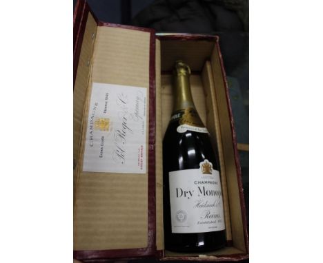 A BOTTLE OF HEIDSIECK & CO DRY MONOPOLE VINTAGE CHAMPAGNE 