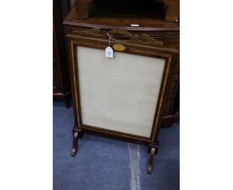 AN EDWARDIAN INLAID MAHOGANY FIRE SCREEN and a mahogany toilet mirror, the firescreen measures 51cm x 80cm (2)