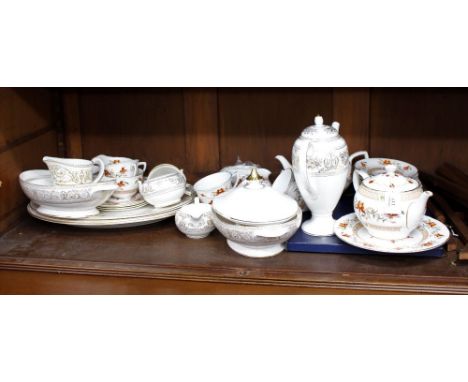 A ROYAL WORCESTER PORCELAIN CHAMBERLAIN PATTERN 1811 TEA SERVICE to include two tea pots together with a part Wedgwood Gold C