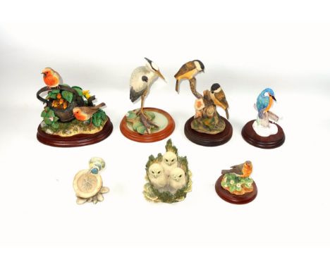Border Fine Arts Society group of robins "Second Brewed", model BO880, by Ray Ayres, on a wood base, H.20.5cm; stork, H.21.5c