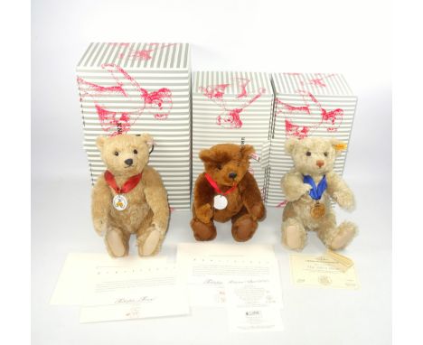Steiff 'Bear 420351' in reddish brown, 28cm, Steiff club 'Teddybar Franz', 28cm, and a Steiff 'Teddybar 30' model 661365 for 