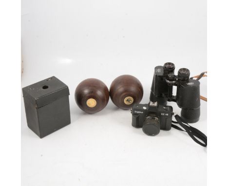 Bowling woods, vintage cameras, pair of binoculars, including Carl Zeiss 10x50w, cased; Polaroid land camera; two box cameras