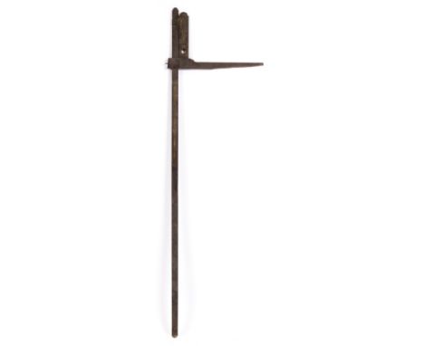 A LATE 18TH / EARLY 19TH CENTURY OAK AND BRASS MOUNTED HORSE MEASURING STICK 232cm in length