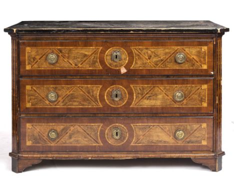 A 19TH CENTURY CONTINENTAL WALNUT COMMODE of three drawers with ebonised top and marquetry decoration to the drawer fronts, c