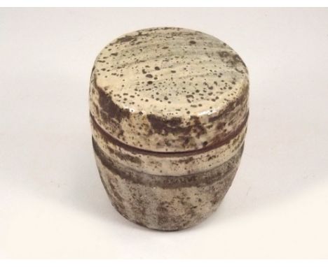 IAN STEEL LEACH POTTERY. A Leach Pottery lidded jar by Ian Steel. Personal mark. Height 11cm. Note: Former stock of The Horiz