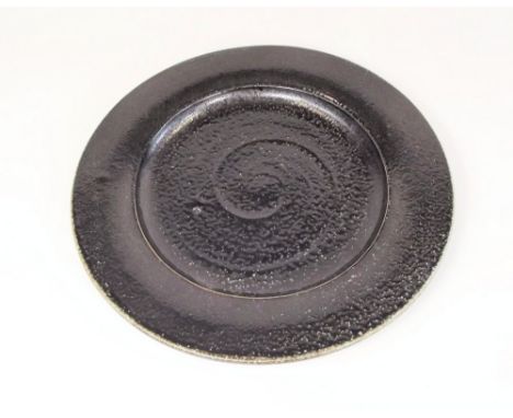 LEACH POTTERY. A Leach Pottery large plate. Pottery mark. Diameter 30cm.