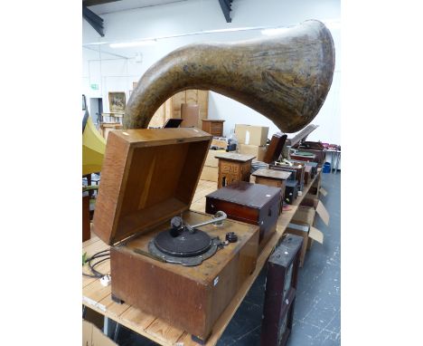 A RARE E M GINN EXPERT GRAMOPHONE WITH LARGE COMPOSITE HORN. IN OAK VENEERED CASE.