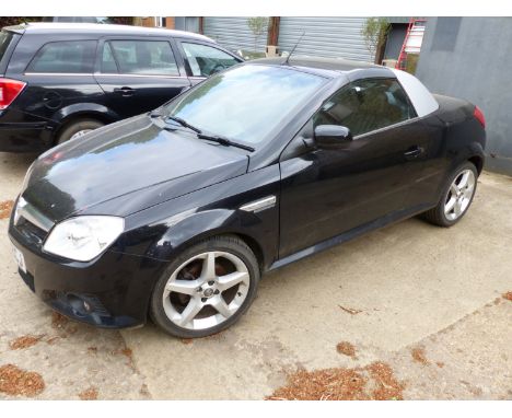 2008- VAUXHALL TIGRA REGISTRATION NUMBER WM08ECJ- A GOOD EXAMPLE AND IN APPARENTLY FULLY WORKING CONDITION- MOT UNTIL JULY 20