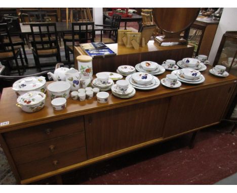 Collection of Evesham ware by Royal Worcester