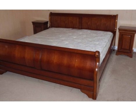 Modern NF selection king size sleigh bed and two bedside lockers. Condition report: See terms and conditions.    