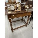 19th cent. Oak lowboy with pear drop handles.
