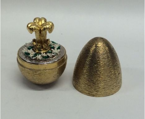 STUART DEVLIN: A novelty silver egg to commemorate the wedding of 'Prince Charles to Lady Diana' in fitted box. Approx. 90 gr