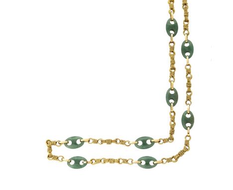 Collana composta da elementi in oro giallo 18ct maglia torsadé alternati a elementi in giada il tutto raffigurante nodi marin