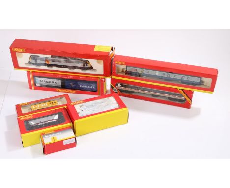 Hornby Railfreight Electric Locomotive, Bo-Bo Class 90 "90037" R 2291A, including a BR Mk1 Full Parcels Coach "W80660" R 4111