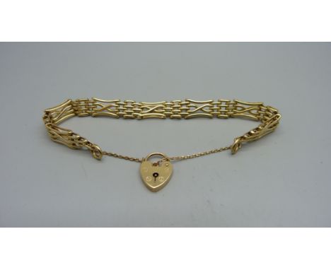 A 9ct gold gate bracelet, 16.4g 