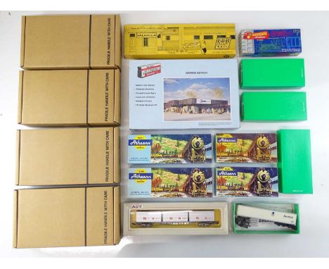 A large quantity of HO Gauge American Outline rolling stock, kits and accessories by BOWSER, ATHEARN and others - G/VG in G b