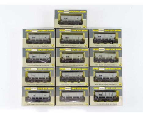A rake of OO Gauge WRENN W4644 hopper wagons - VG in G boxes (13)