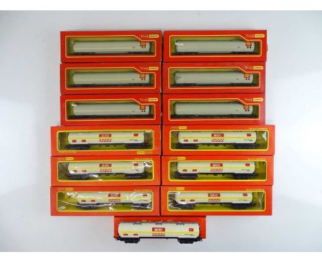 A group of OO Gauge HORNBY and TRI-ANG R669 'Shell BP' and R667 'B.O.C.'100 Ton Tanker wagons - VG in G boxes (1 repro box no