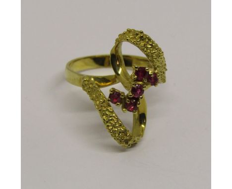 Stylised 18k ruby ring, size M, 4.2g 